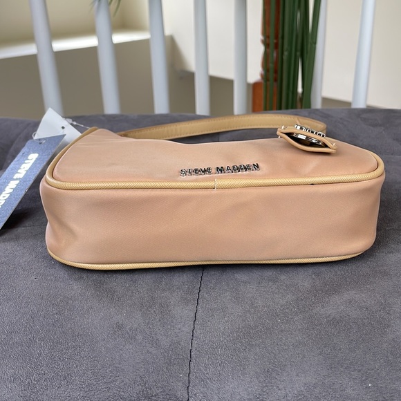 STEVE MADDEN ~ Bpaula Nylon Shoulder/Handbag ~ Beige ~ NWT! - Picture 6 of 9